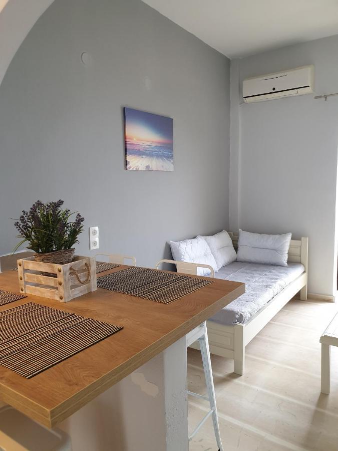 George's Sea View Apartment Mesongí